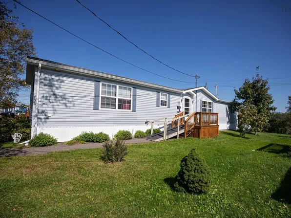 27 Fernwood Dr, Amherst, NS B4H 4P4