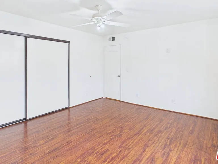 1937 Glenoaks Blvd #150 — Photo 18