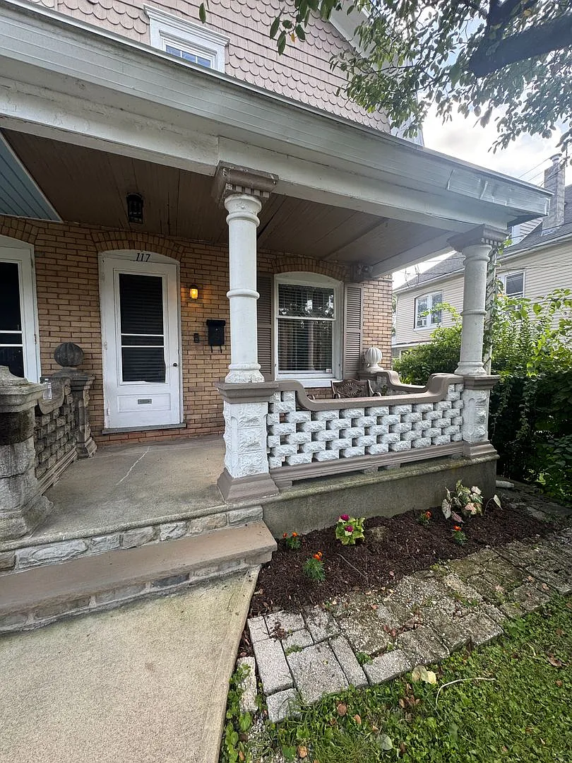 Beautifully renovated 3-bedroom, 2-full-bathroom historic home — Photo 1