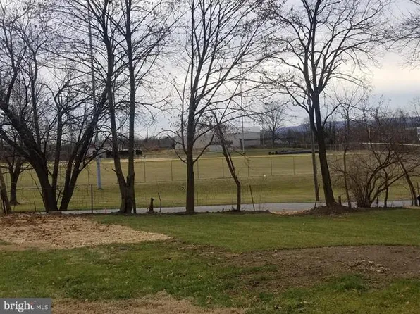 Ryneal St, Martinsburg, WV 25401