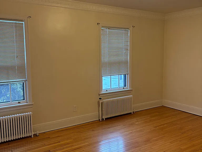 198 Pawling Ave #22 — Photo 11