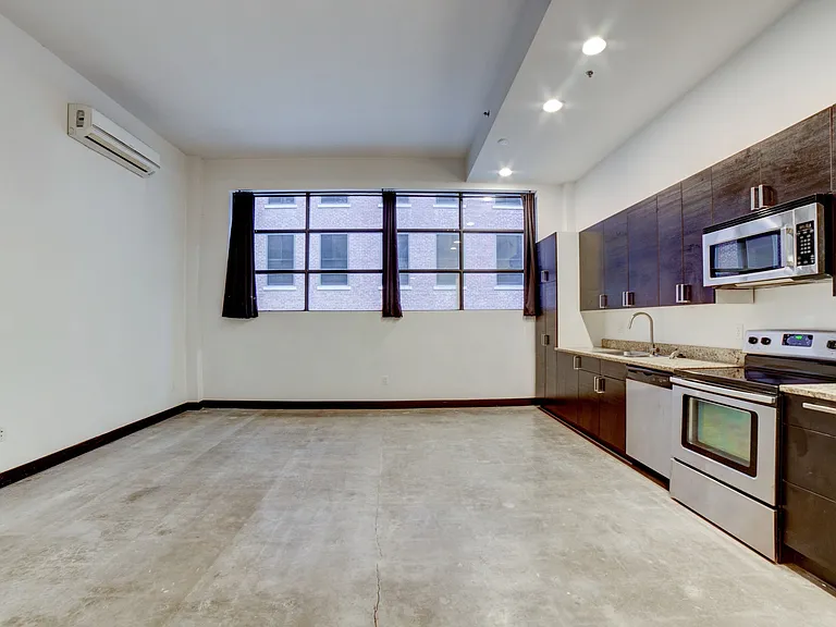 Vandever Lofts — Photo 57