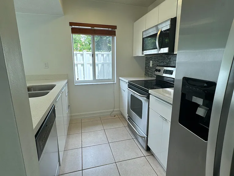 111 Riviera Cir — Photo 15