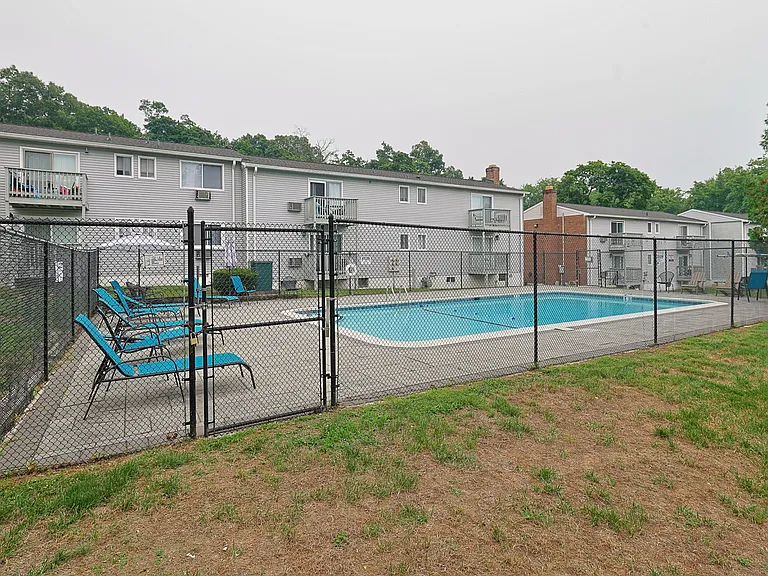 2740 South Rd #G14 — Photo 15