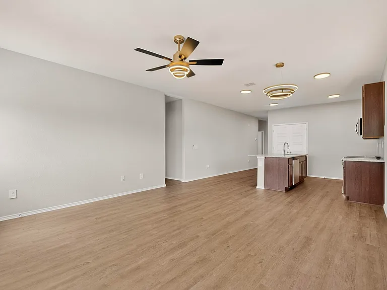 3038 Laguna Clfs — Photo 16