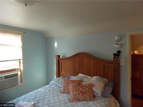 Upper Bed