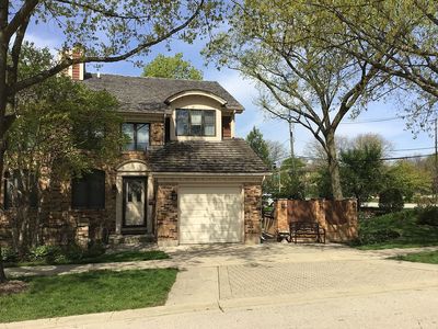 600 Walnut Oaks Dr, Roselle, IL, 60172