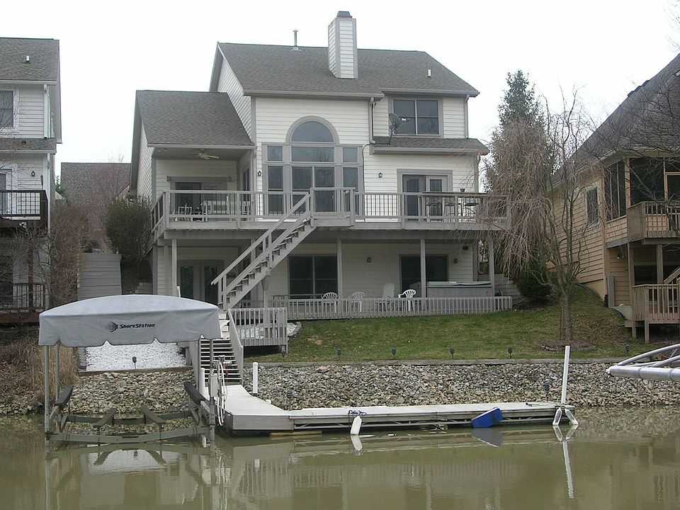 2 boat docs/ 2 jet ski lifts