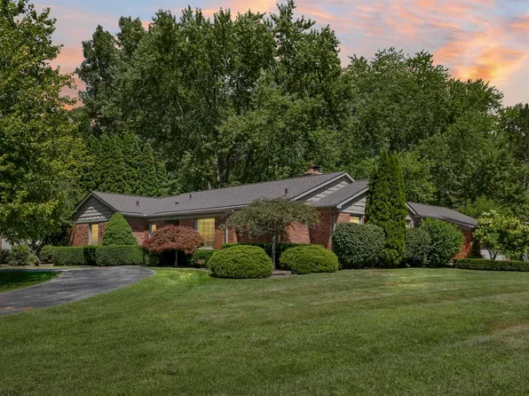 6004 Hickory Ln, Washington, MI 48094