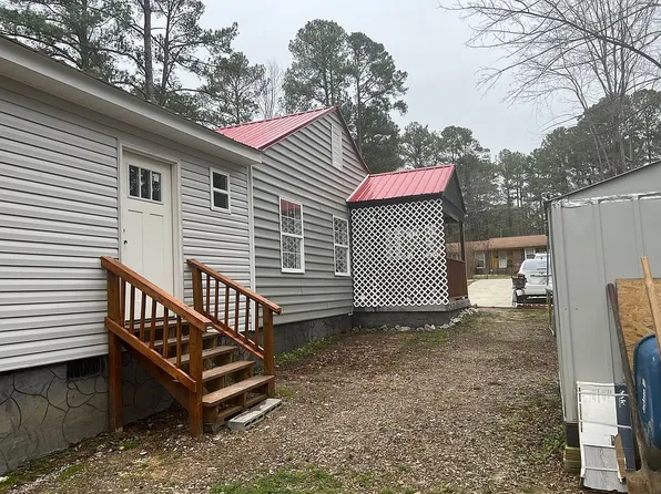 908 Lansing St, Sanford, NC 27330