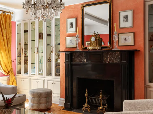 163 East 81st Street image 2 of 12