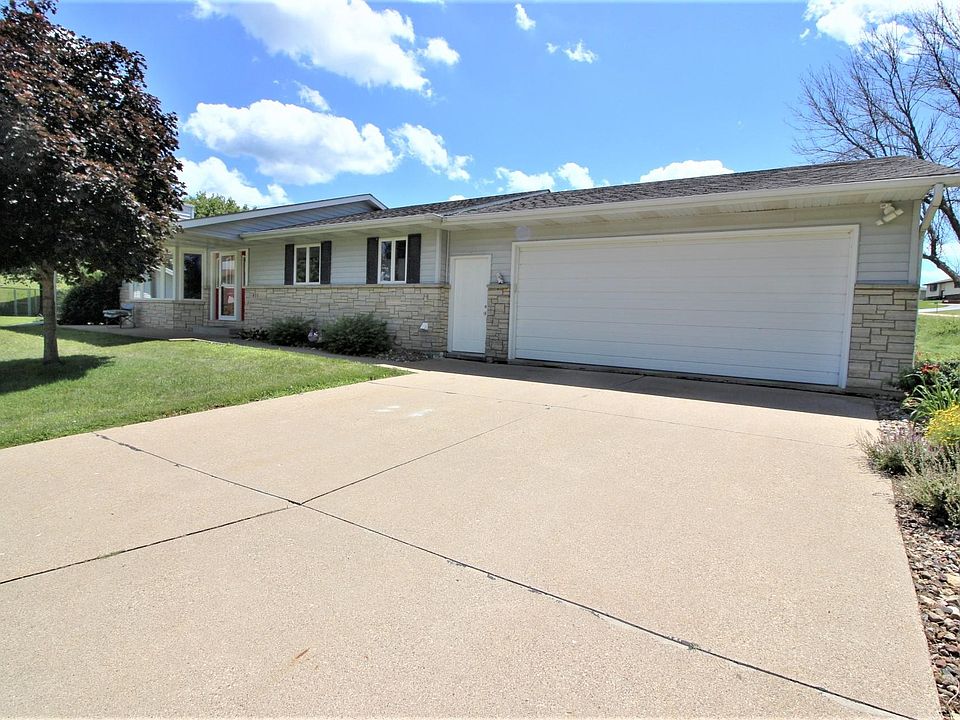 1809 Swagosa Dr, Maquoketa, IA 52060 Zillow