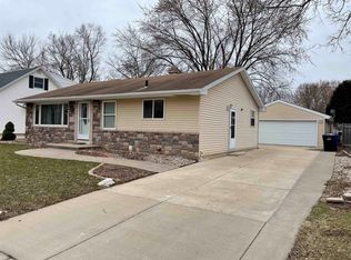 1833 E John St, Appleton, WI 54915