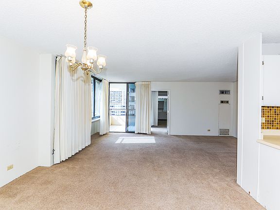 5th image of 2215 Aloha Dr #1205