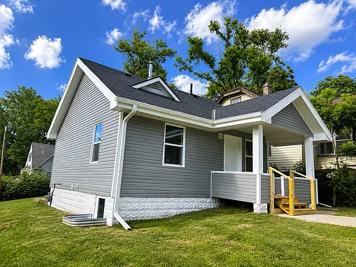 4076 Spencer St Photo 1