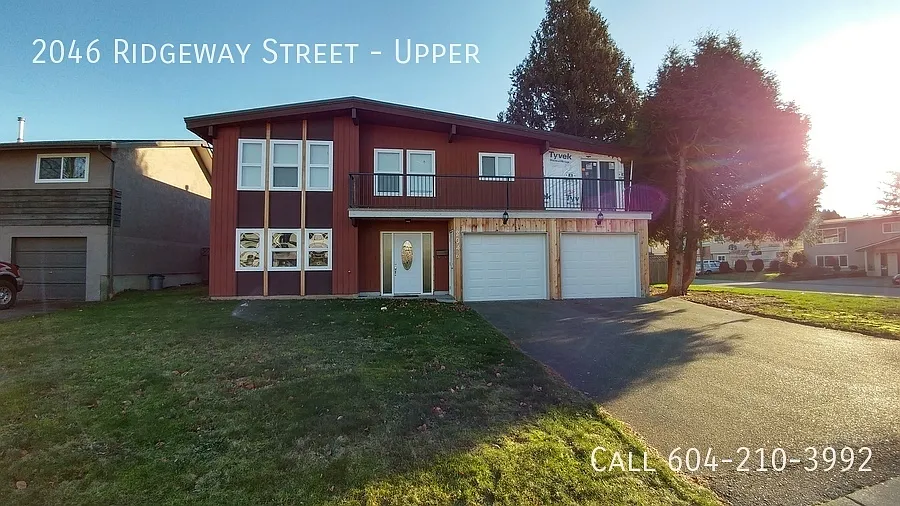 2046 Ridgeway St photo 1