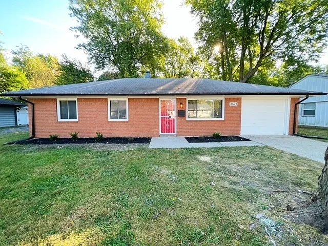 3621 N Brentwood Ave photo 1