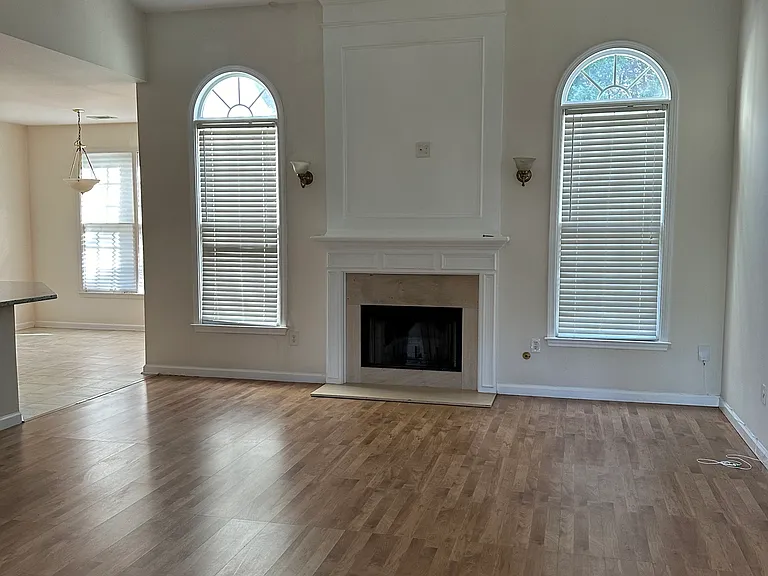 125 Quay Cir — Photo 3