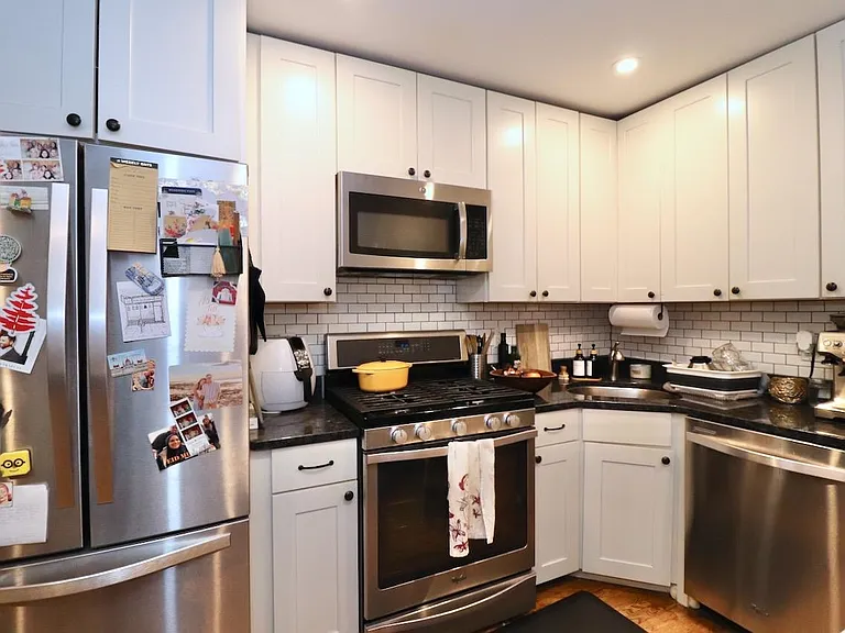 553 Jersey Ave #4R — Photo 10