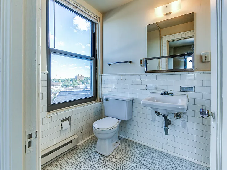 Unit bathroom