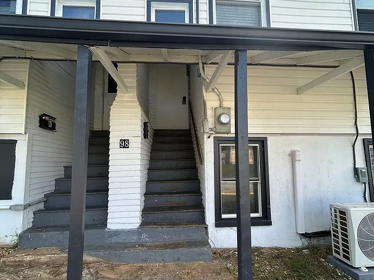 98 Lee Ave — Photo 3