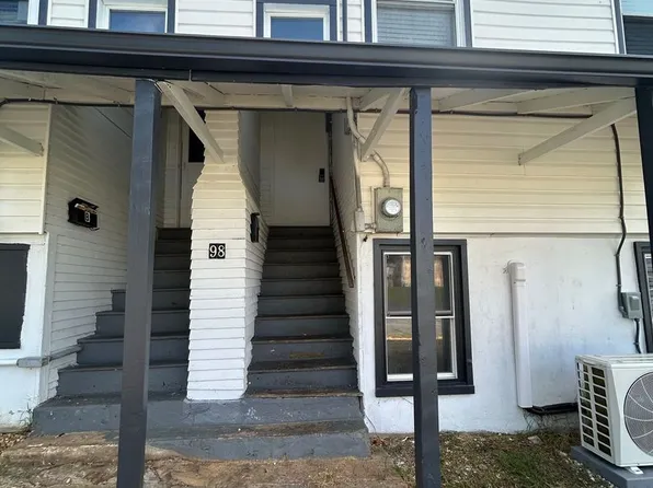 98 Lee Ave, Elkton, VA 22827