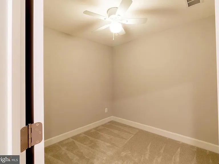 1212 James St — Photo 7