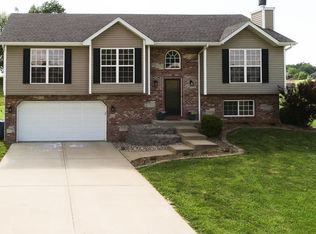 137 Blackjack Rd, Troy, IL 62294