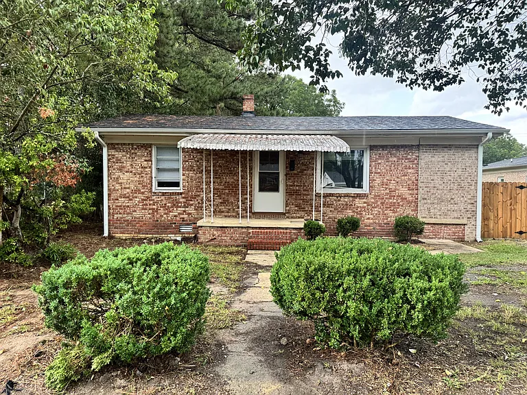 107 Caswell St — Photo 17