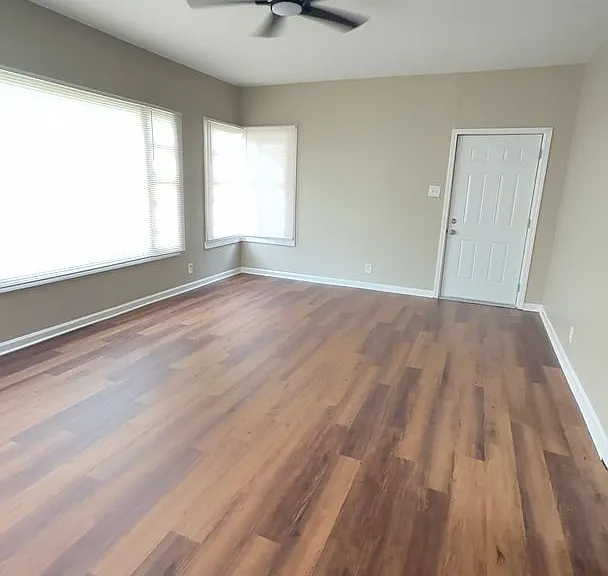1029 N Barksdale St — Photo 10