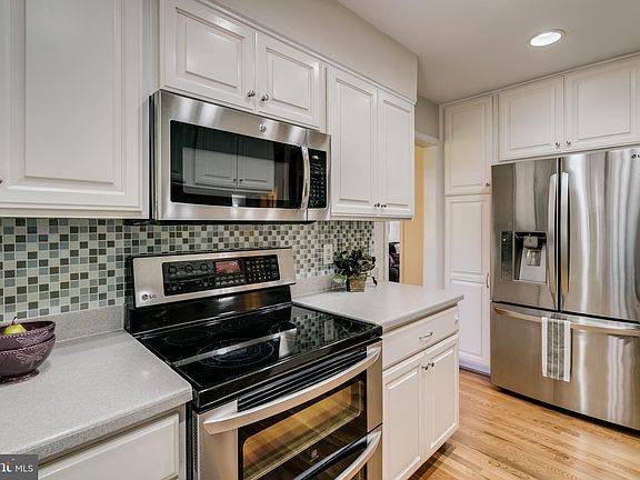 3rd image of 4226 Olley Ln