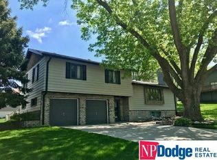 6405 Ponderosa Dr, Omaha, NE 68137