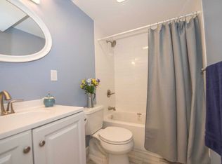 6 Rosewood St, Central Islip, NY 11722