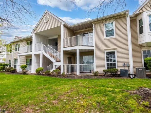 83 Amberly Court, Franklin Twp., NJ 08823