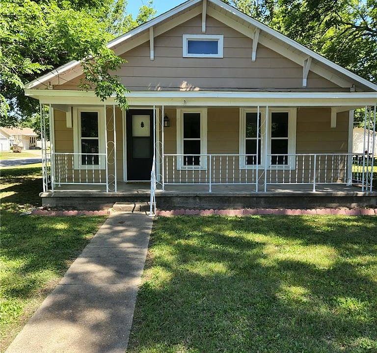 1st image of 301 E 6th Ave