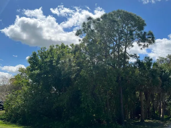 532 S Easy Street, Sebastian, FL 32958