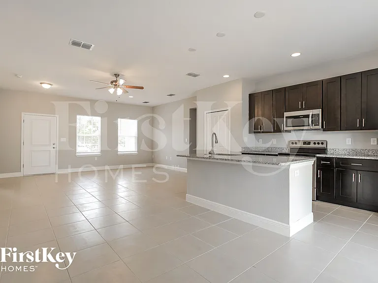 568 Hummingbird Ct — Photo 5