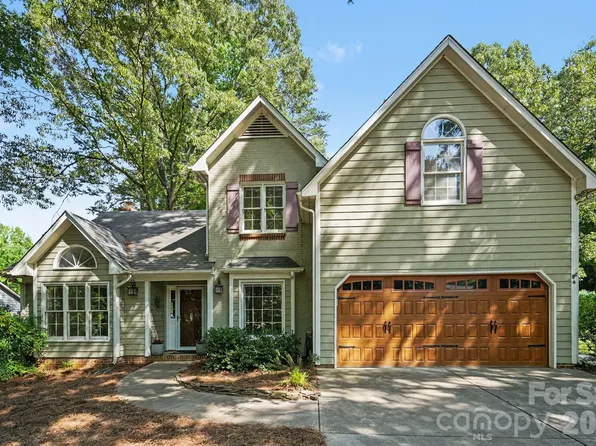 3032 Oakcroft Dr, Matthews, NC 28105