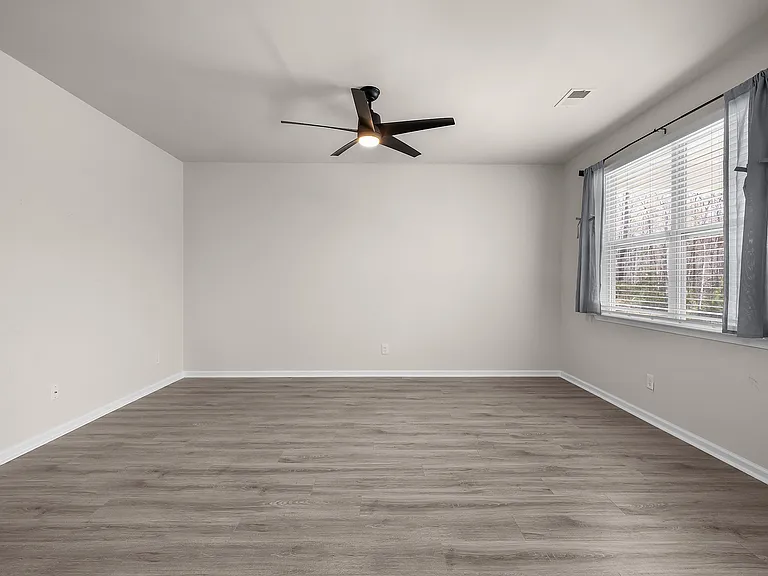 84 Woodford Reserve Dr — Photo 17
