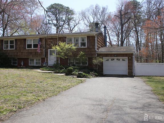 2nd image of 398 Pleasant Valley Rd