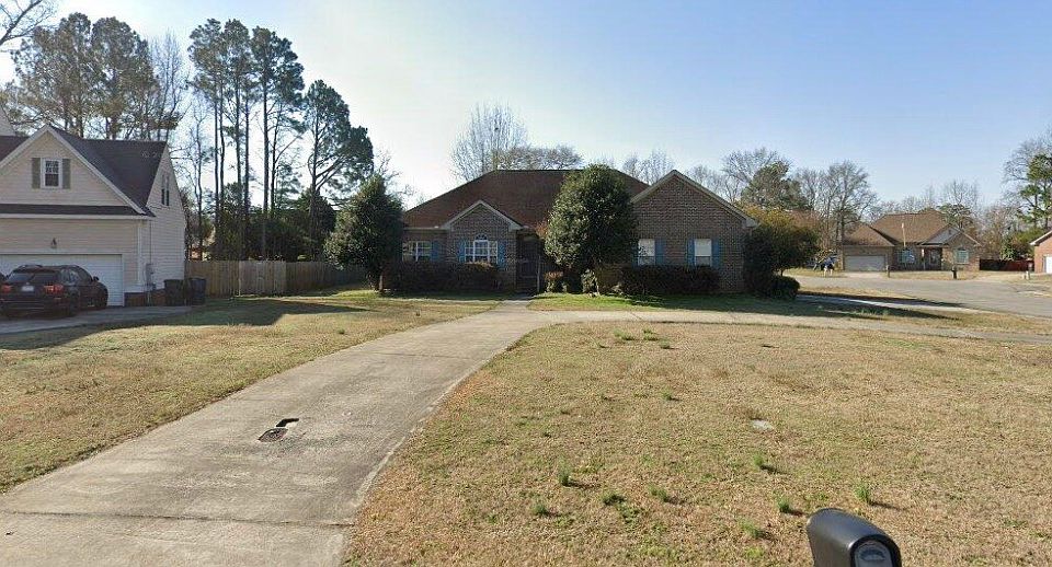 1st image of 136 S Marion Dr