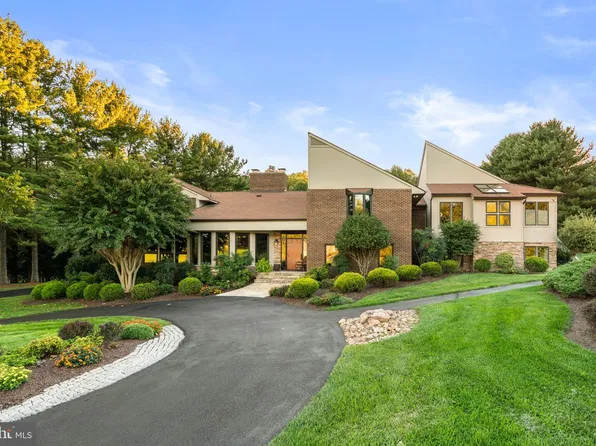4254 Buckskin Lake Dr, Ellicott City, MD 21042