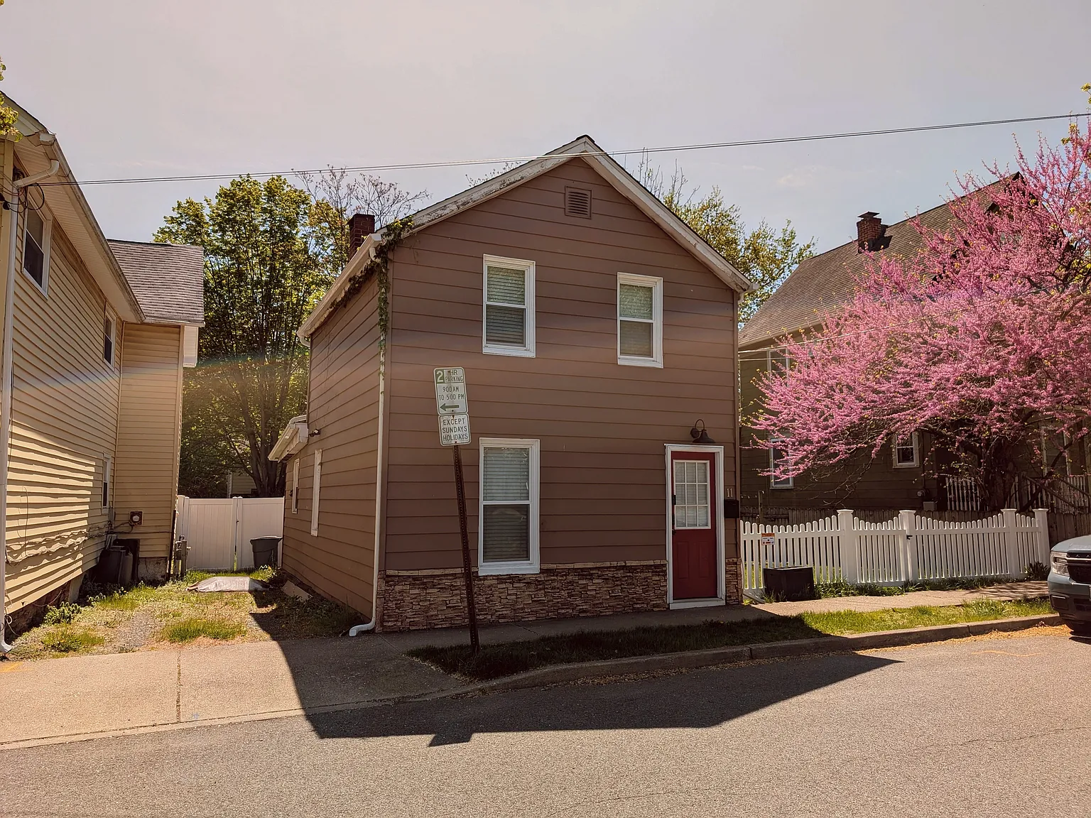 1 bed, 904 sqft, $2,200 — Photo 1