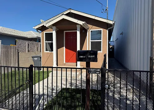 1231 Hoover Ave #1233 Photo 1
