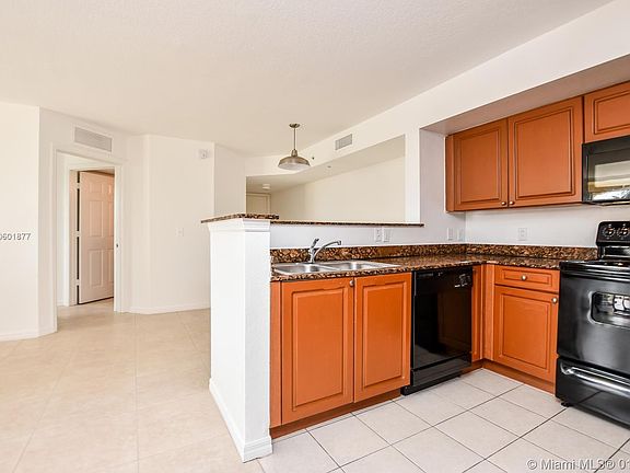 5th image of 13770 NE 3rd Ct APT 302