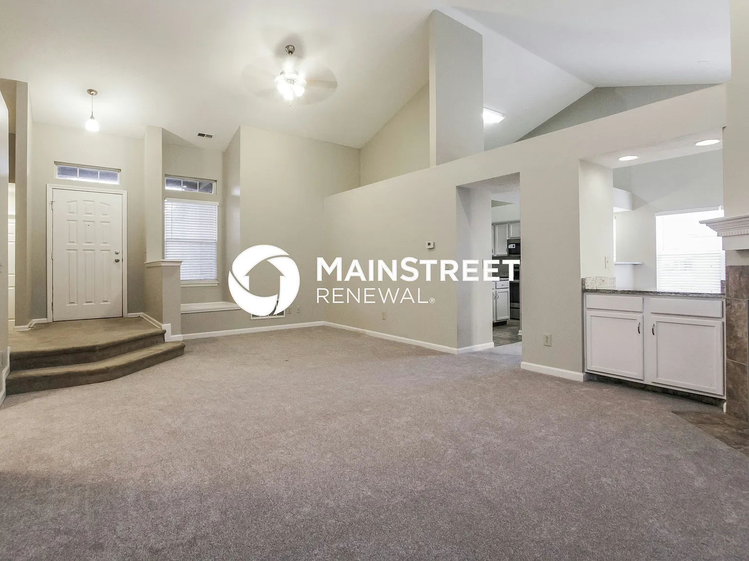 2037 Lohr Dr — Photo 3