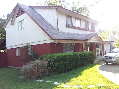 2nd image of 729 Hawthorne Ln