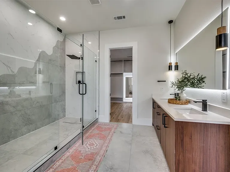 3434 Navaro St — Photo 13