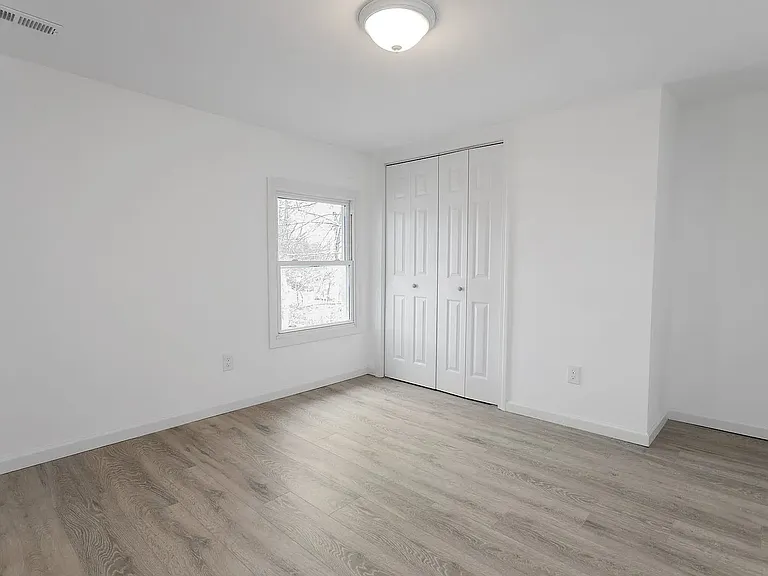 33 William St #3 — Photo 16