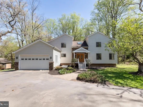 513 Springvale Rd, Great Falls, VA 22066